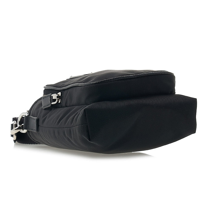 PRADA Re-Nylon スマホケース ショルダーバッグ☆
