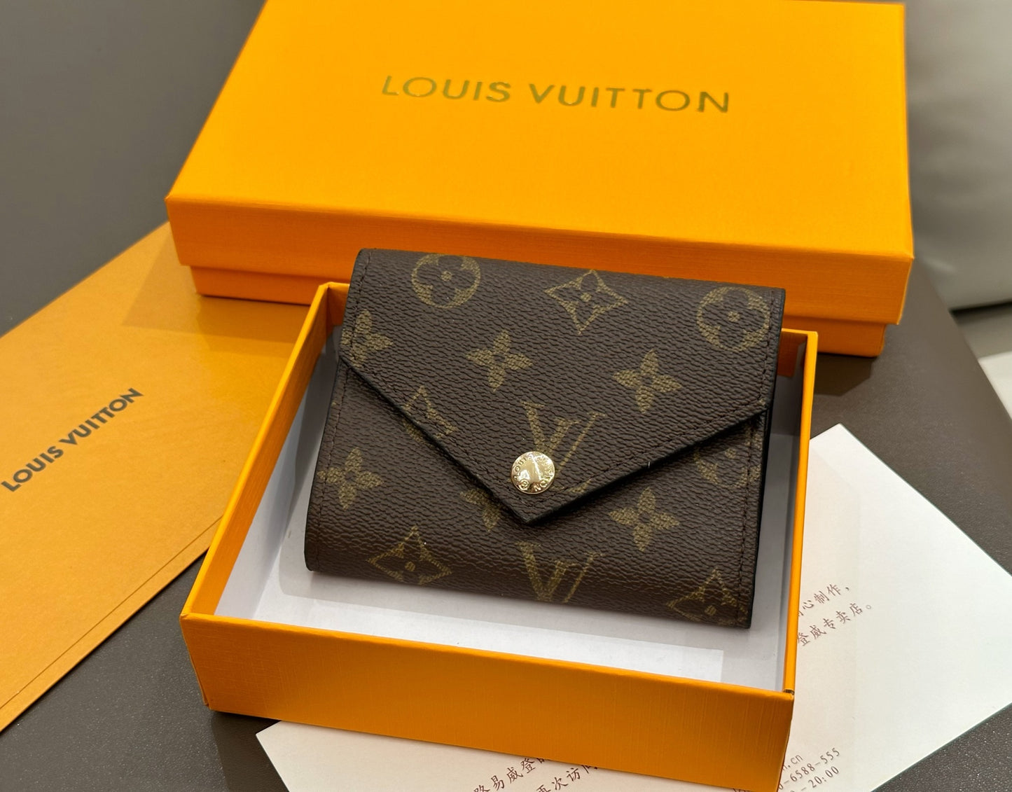 LOUIS VUITTON ジッピー・コインパース