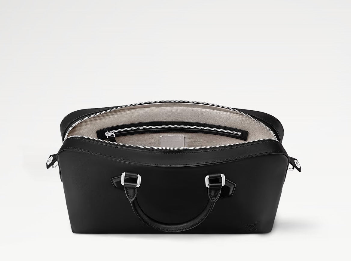 《大人っぽく上品なデザイン》LV ドキュメント ボヤージュ PM M21340