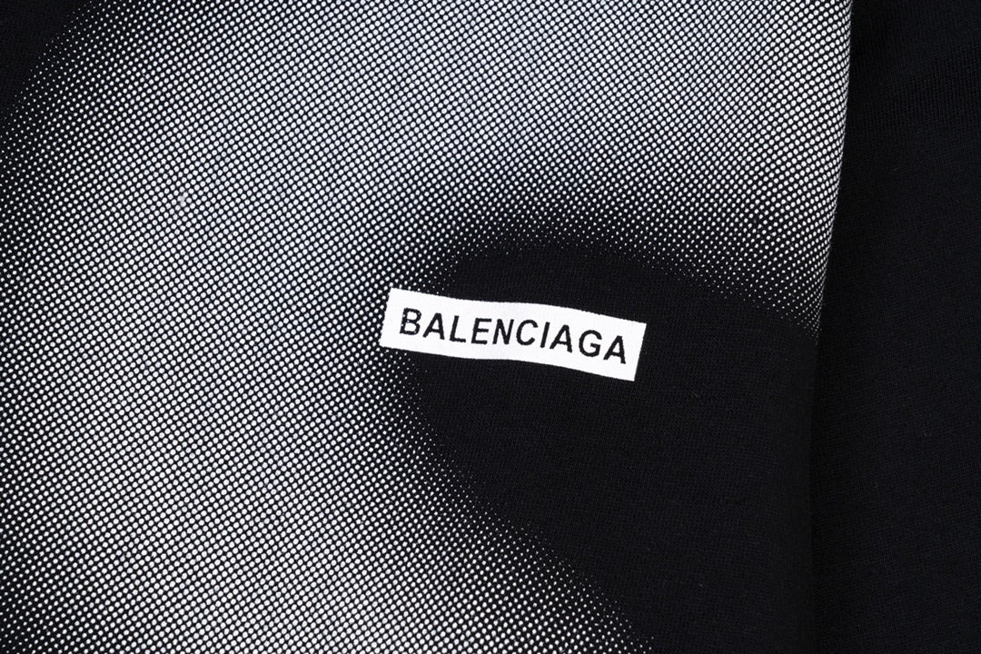 【BALENCIAGA公式旗艦店】好評に付き再入荷！！