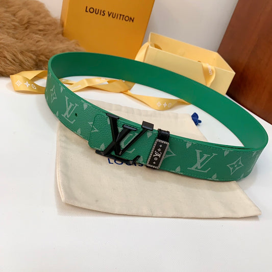 Louis Vuitton クラシックバージョン文字ピュアスチールバックル
