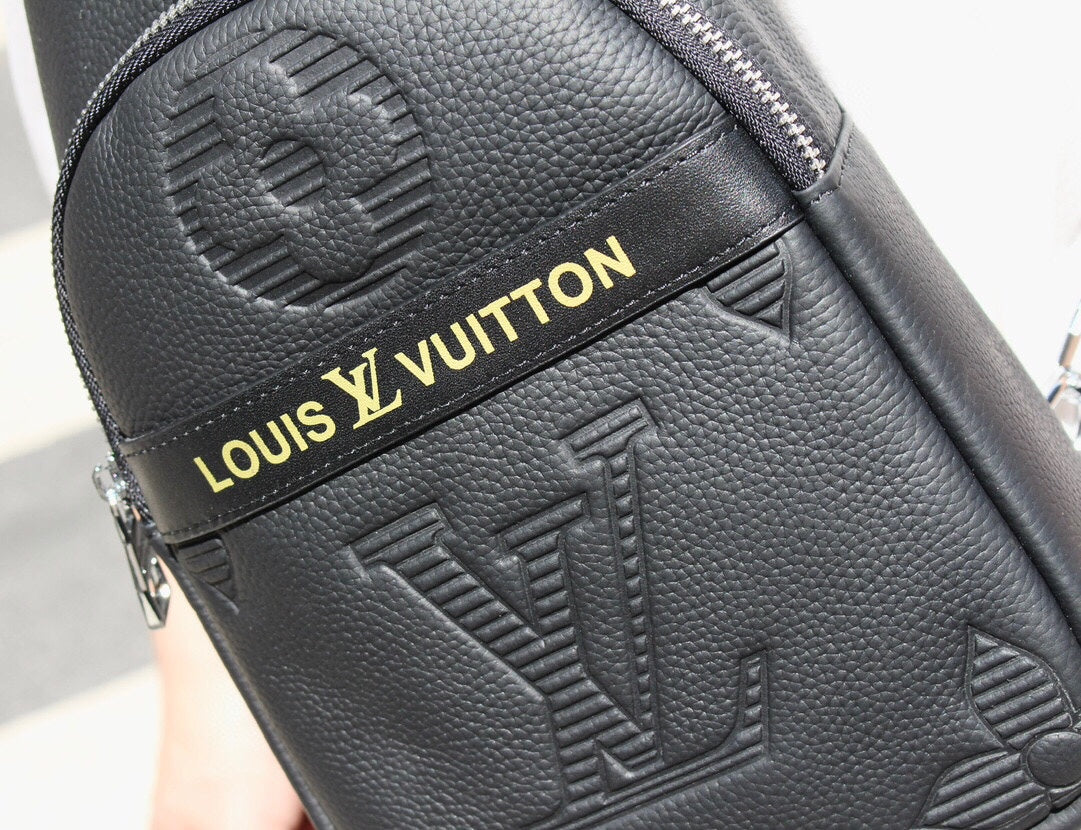 LOUIS VUITTON（ルイヴィトン）クラッチバッグ 32×18×8cm