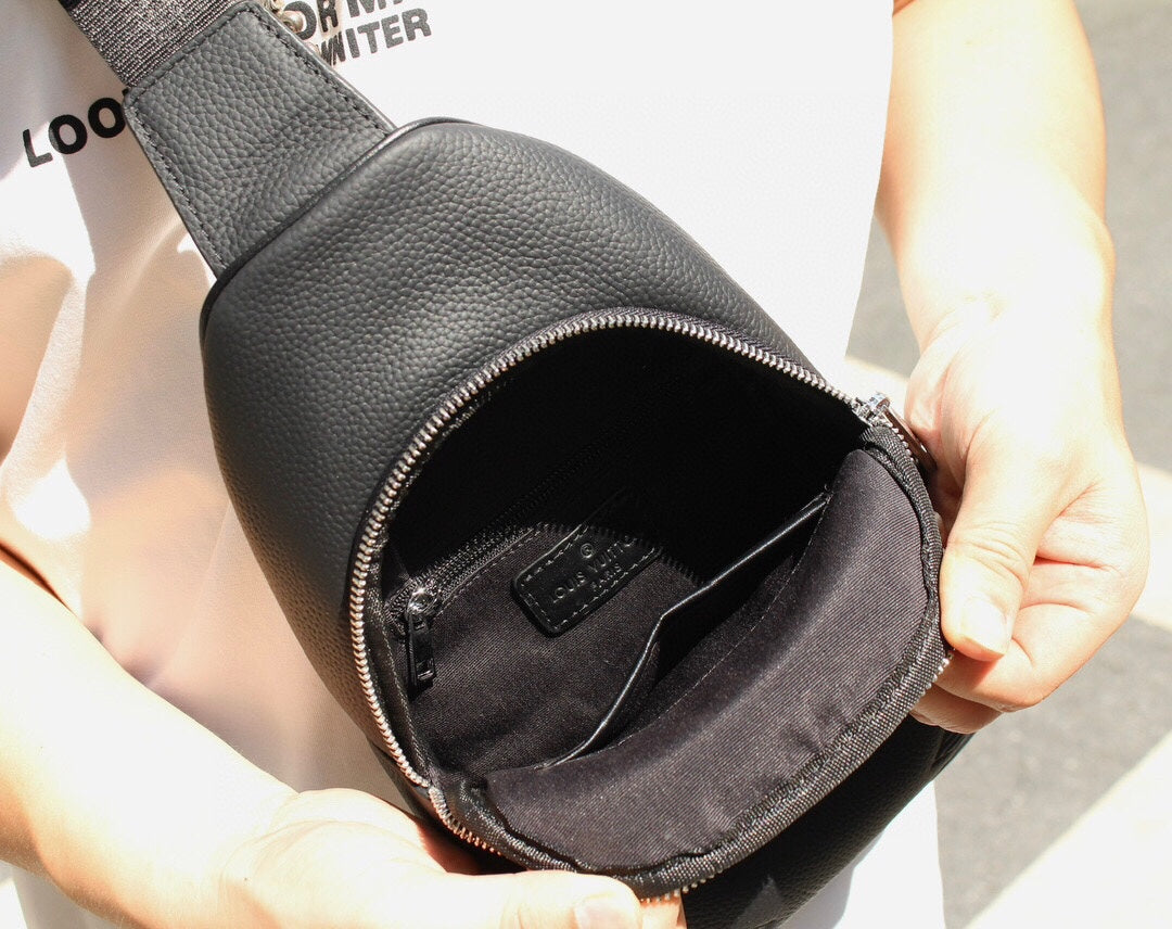 LOUIS VUITTON（ルイヴィトン）クラッチバッグ 32×18×8cm