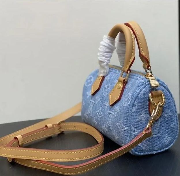 Louis Vuitton   ルイヴィトン ショルダーバッグ  M11212