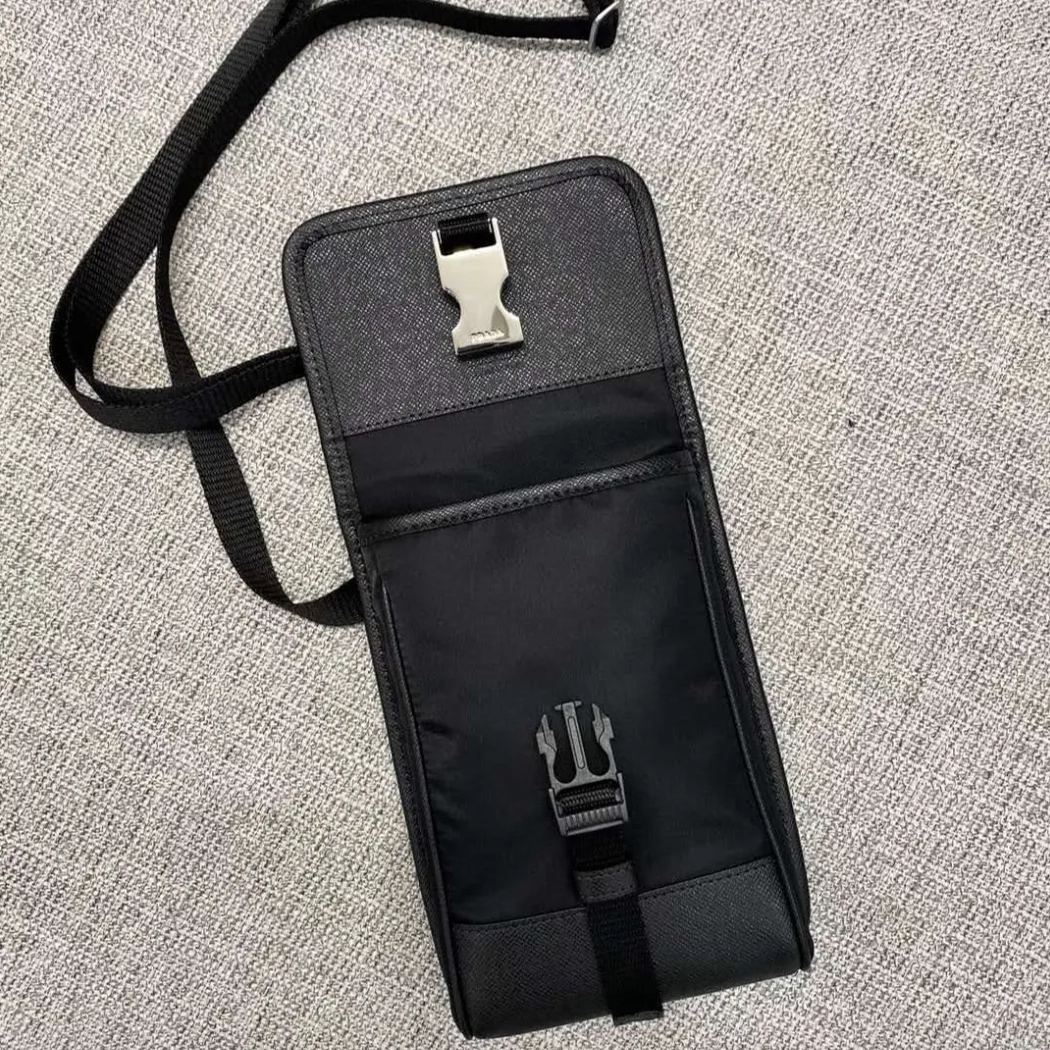 【PRADA】人気商品もセール！Re-Nylon ショルダーバッグ