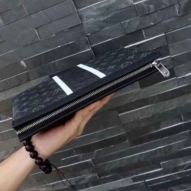 Louis Vuitton  力強いスタイルを備えた新しいミディアムサイズのハンドバッグ