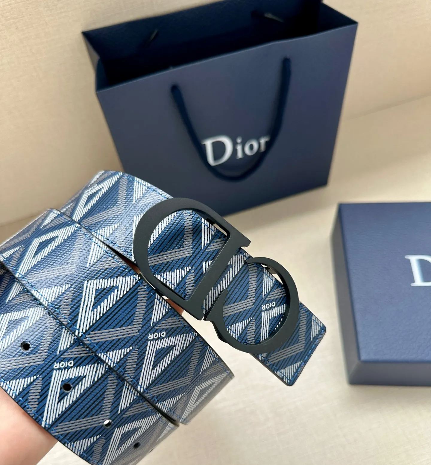 【 Dior 旗艦店】ご好評に付き再入荷！！