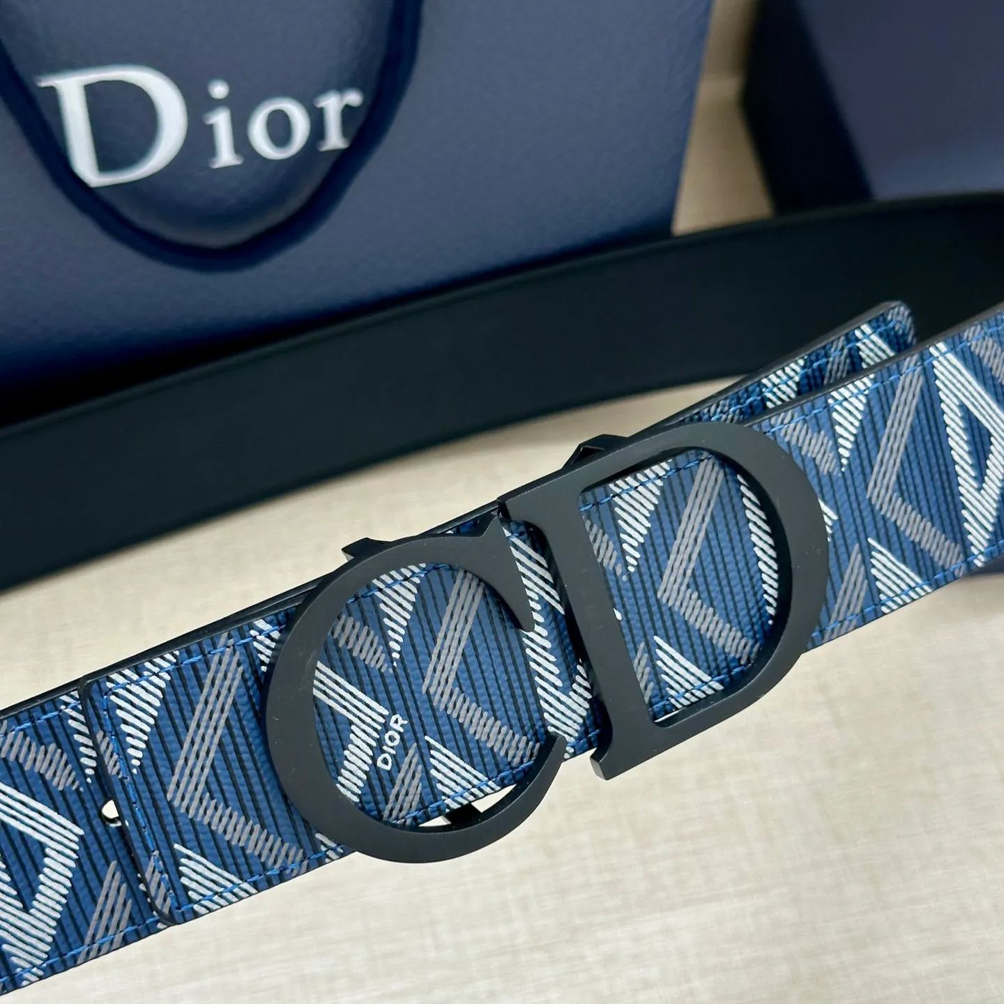 【 Dior 旗艦店】ご好評に付き再入荷！！