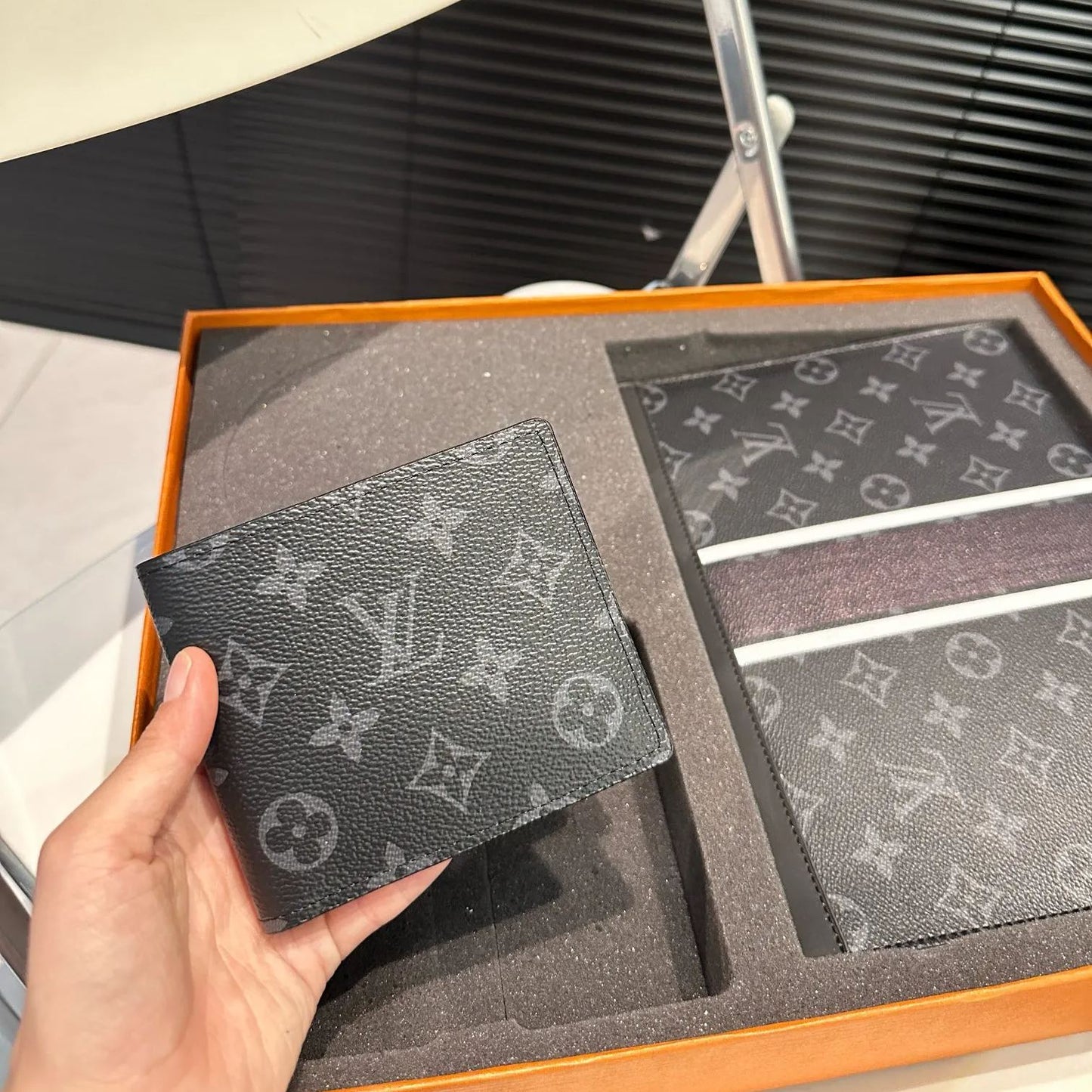 【LOUIS VUITTON】バスアメニティバッグボックスクラッチ+ウォレット