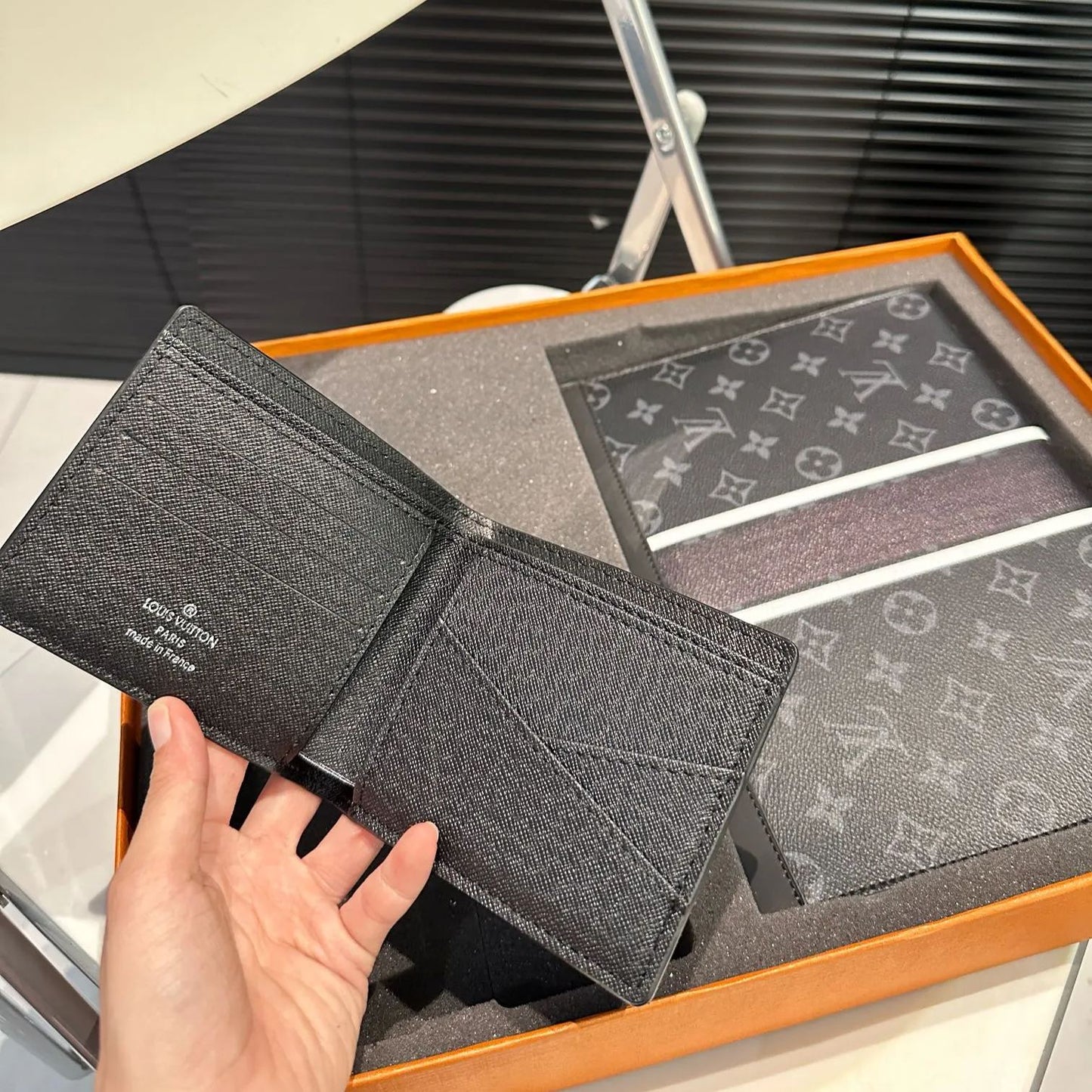 【LOUIS VUITTON】バスアメニティバッグボックスクラッチ+ウォレット