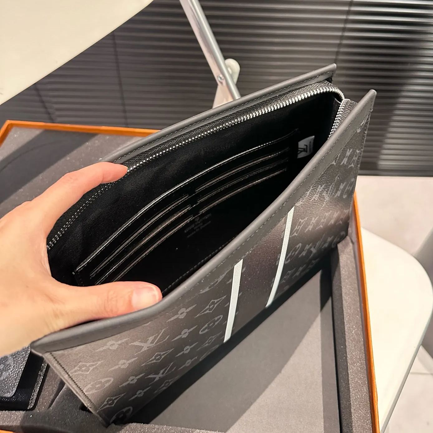 【LOUIS VUITTON】バスアメニティバッグボックスクラッチ+ウォレット