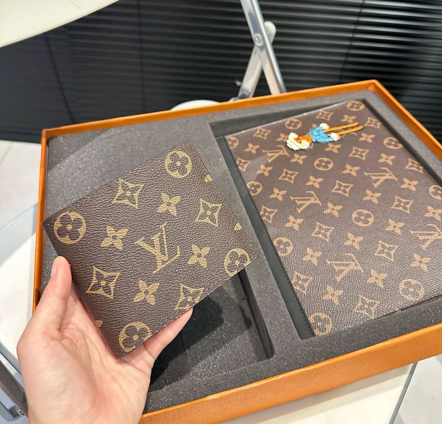 【LOUIS VUITTON】バスアメニティバッグボックスクラッチ+ウォレット