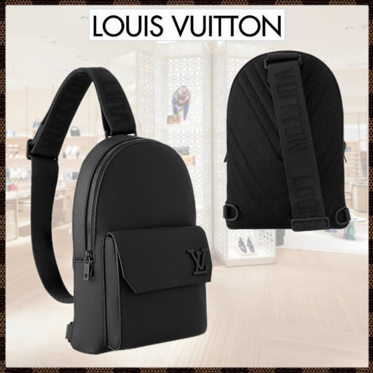 《後ろ姿まで素敵に♪》LouisVuitton ボディーバッグ パイロット M23736