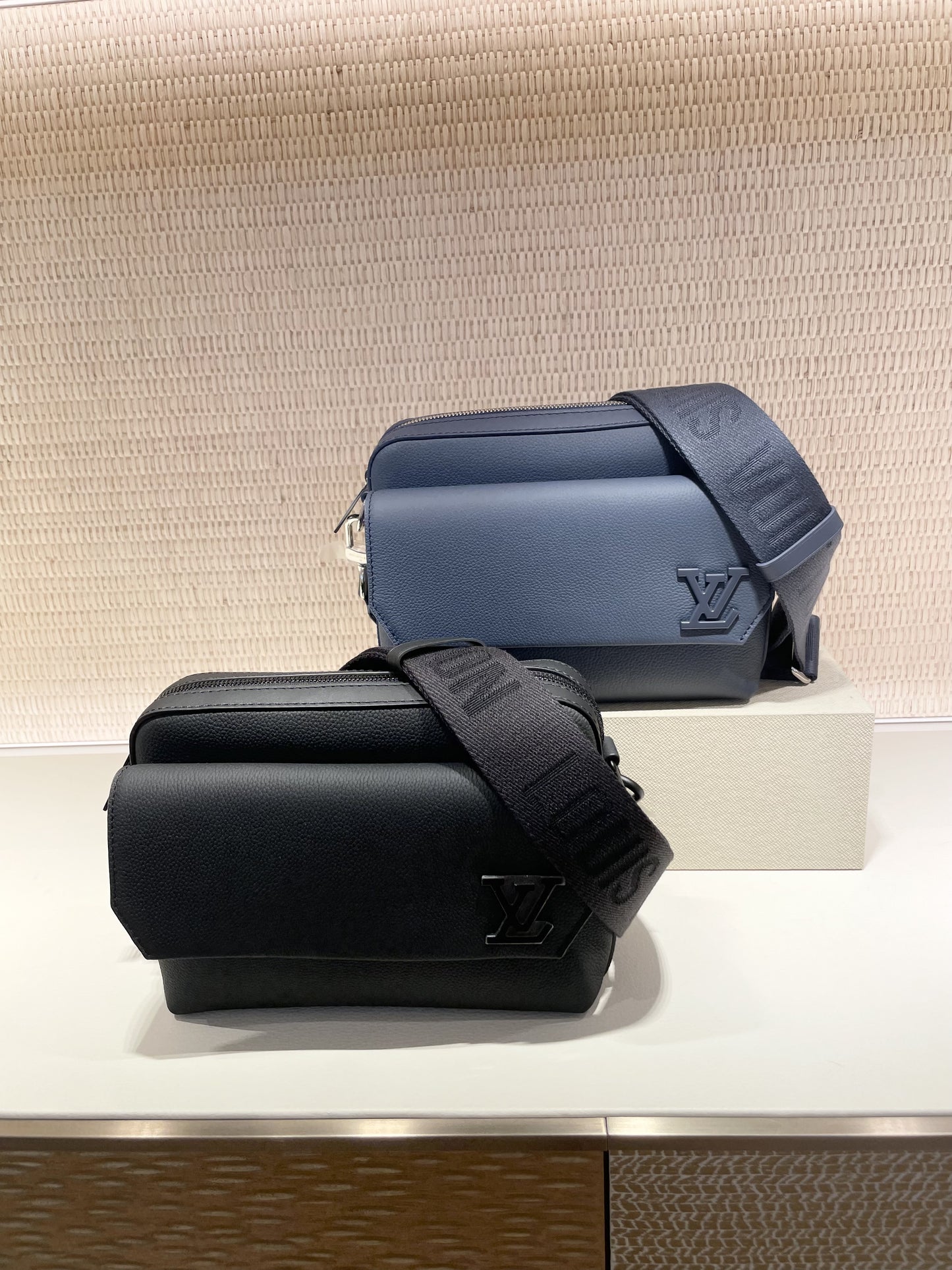 【スマート♪】Louis Vuitton★ファストライン・メッセンジャー M22482  M22611