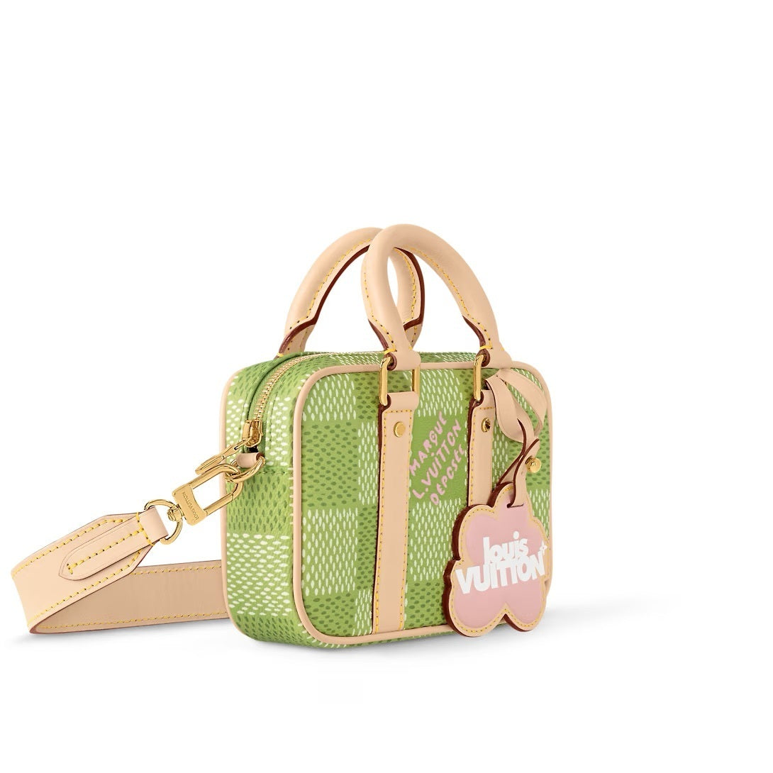 【LOUISVUITTON】【こだわりのディテール♪】ルイヴィトンナノポルトドキュマン  N40643