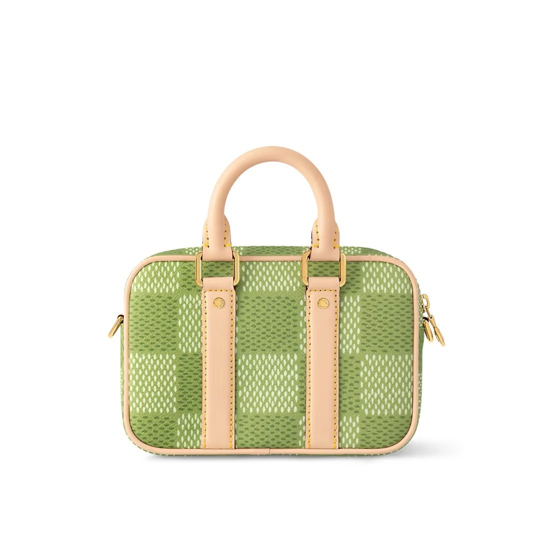 【LOUISVUITTON】【こだわりのディテール♪】ルイヴィトンナノポルトドキュマン  N40643