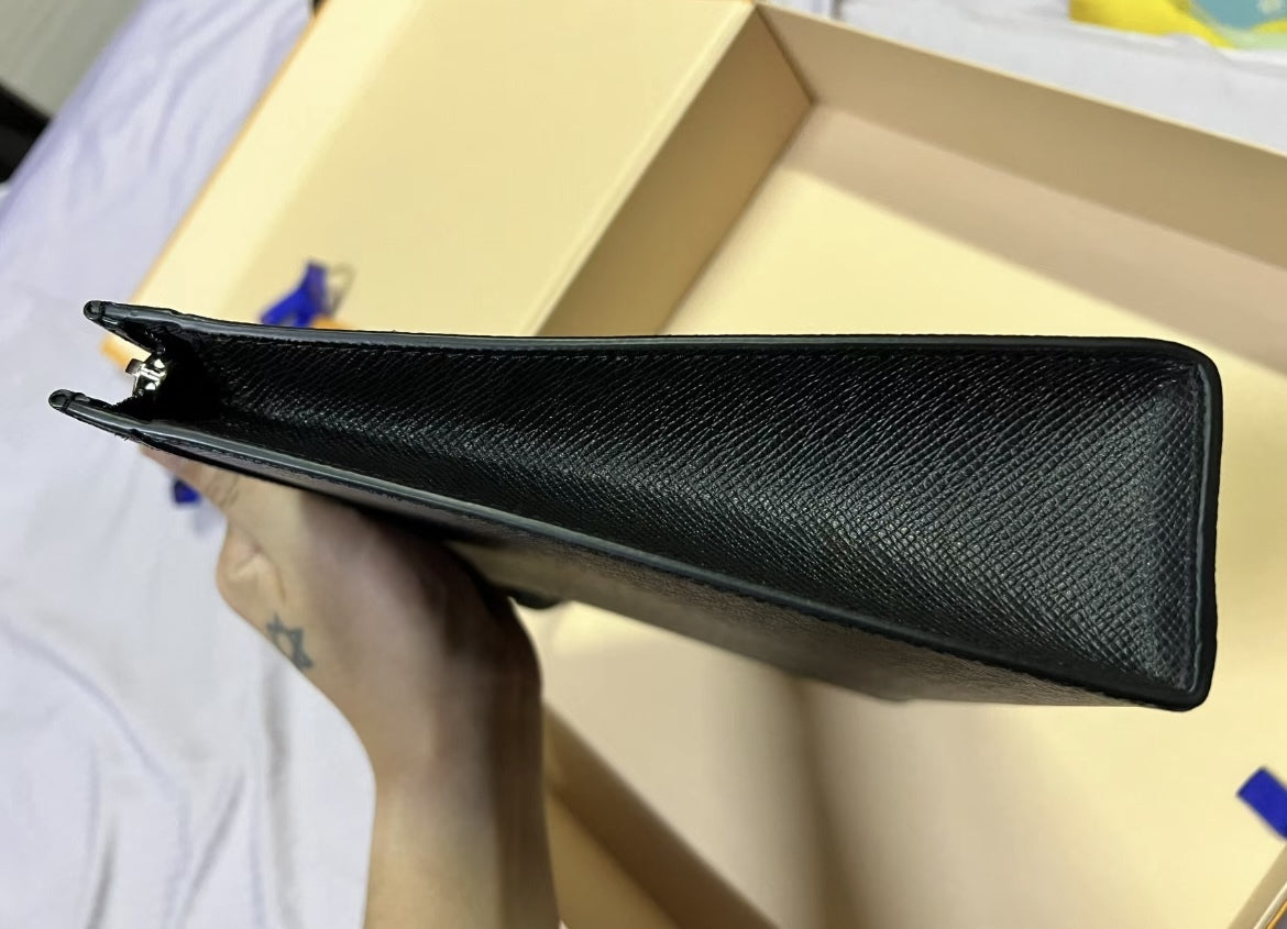 【シンプルお洒落に♪】ルイヴィトン★セカンドバッグ M30450