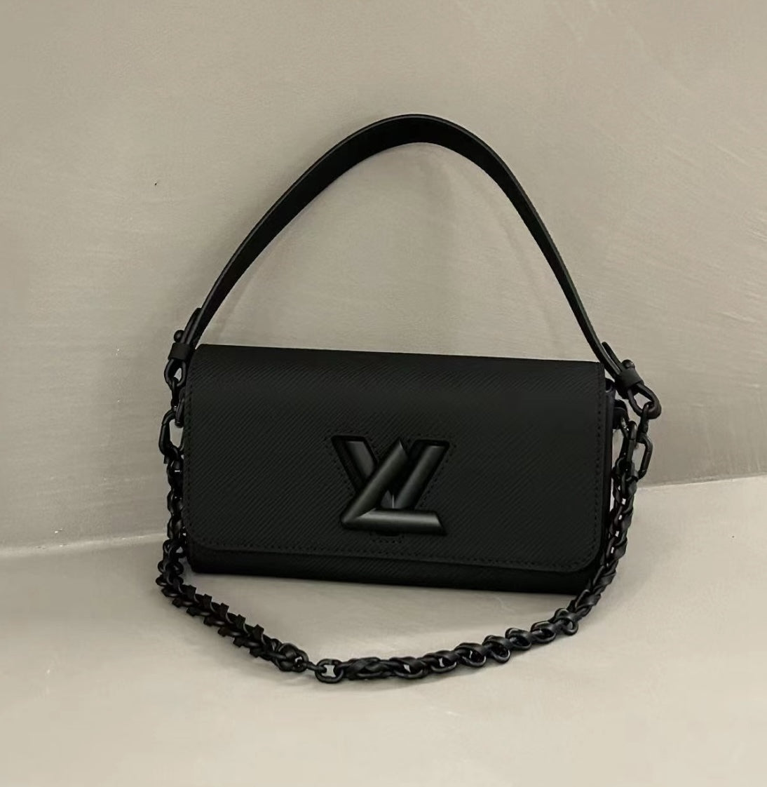 【フォルムがエレガント♪】Louis Vuitton★ツイスト WEST M25336
