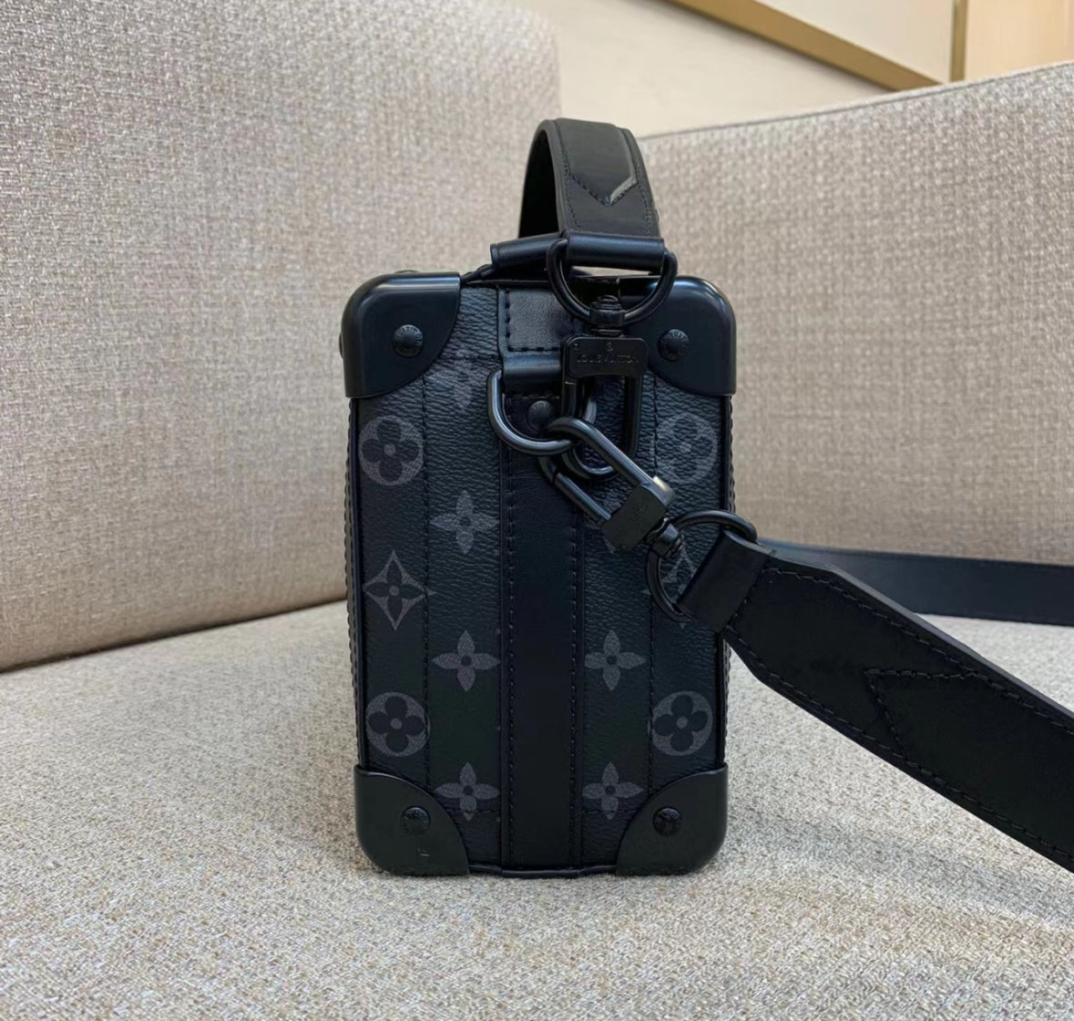 【ロゴ柄がお洒落】ルイヴィトン　ショルダーバッグ  M11744