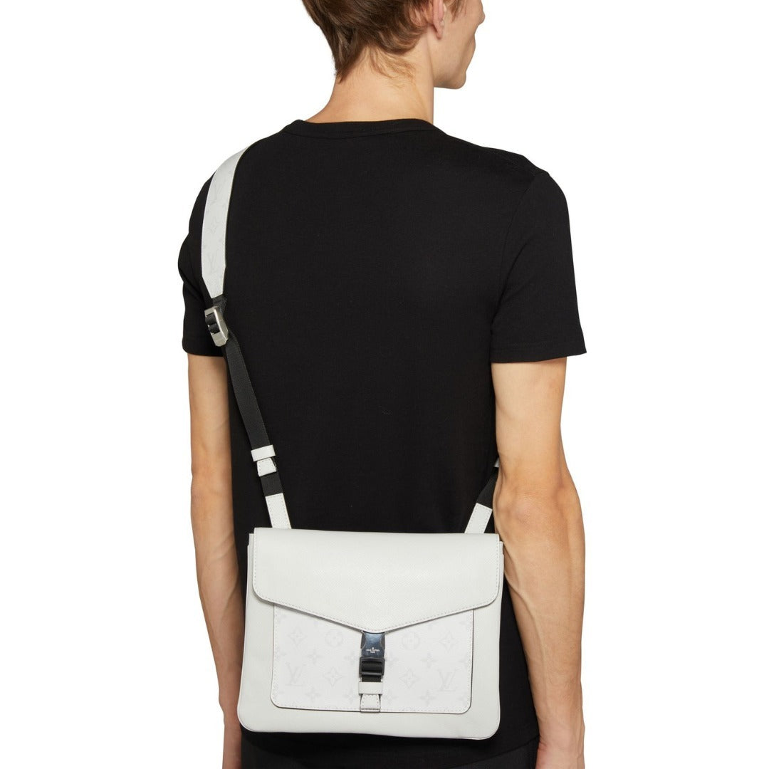 Louis Vuitton★レザー フラップ・メッセンジャーバッグ