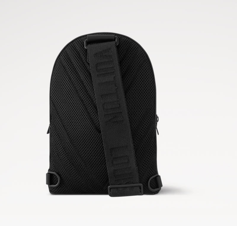 《後ろ姿まで素敵に♪》LouisVuitton ボディーバッグ パイロット M23736