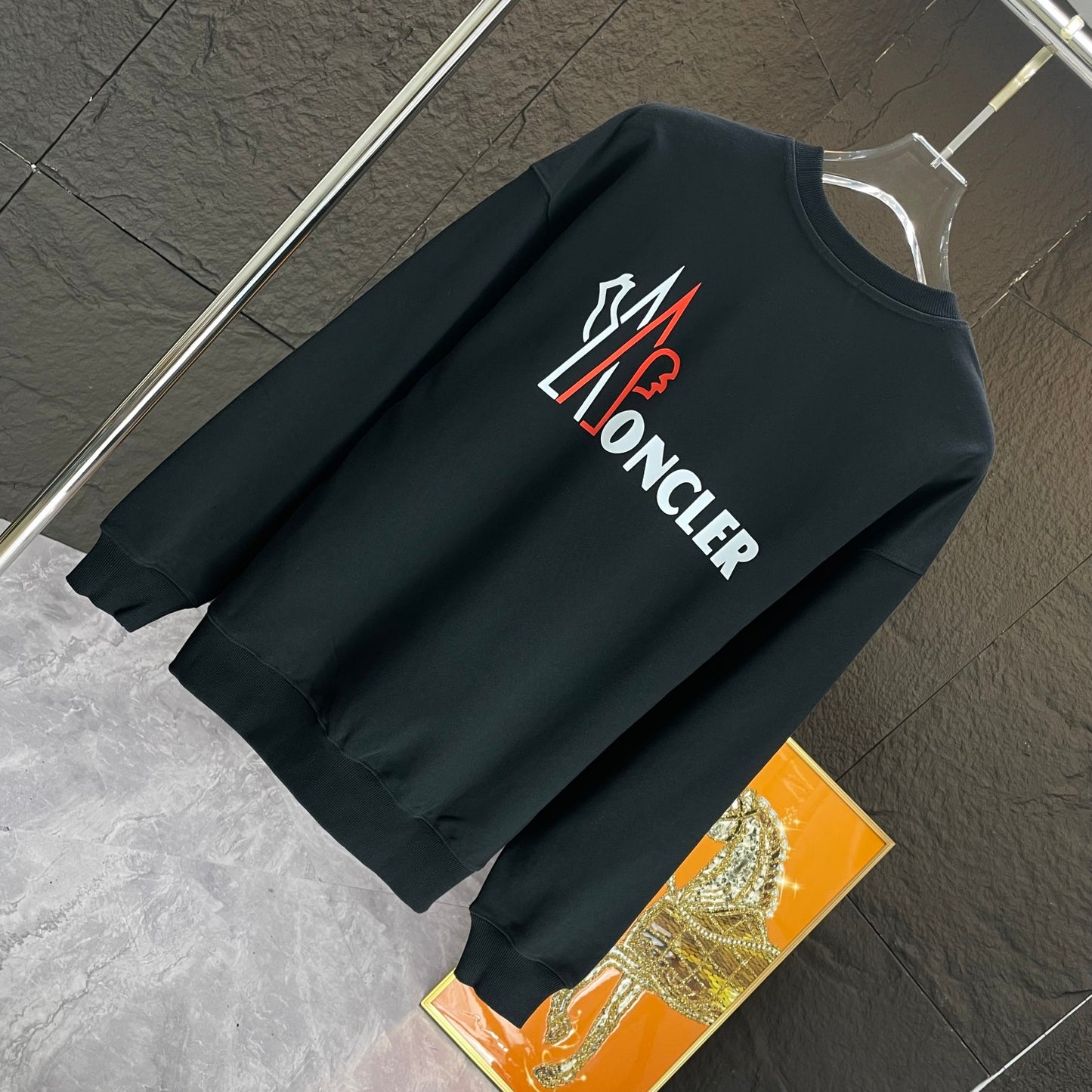 【MONCLER 公式旗艦店】ご好評に付き再入荷！！