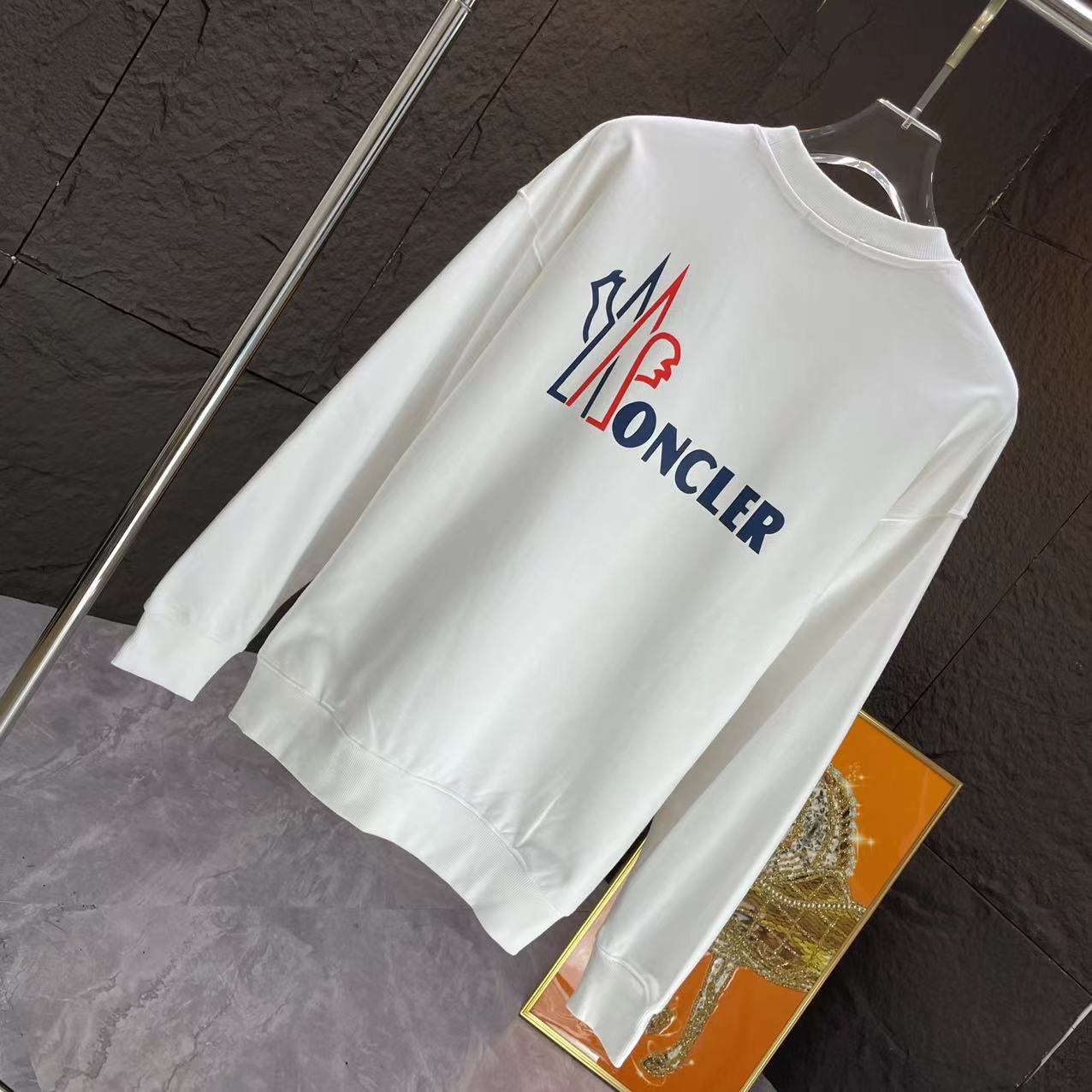【MONCLER 公式旗艦店】ご好評に付き再入荷！！