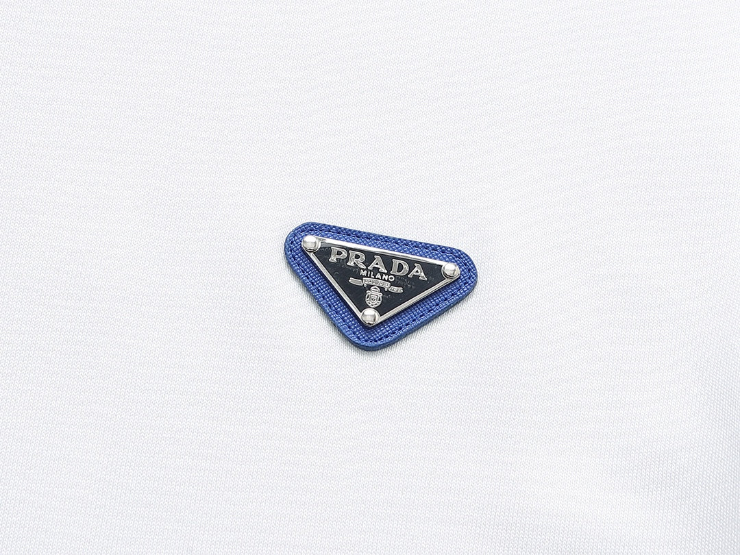 【PRADA公式旗艦店】ご好評に付き再入荷！！