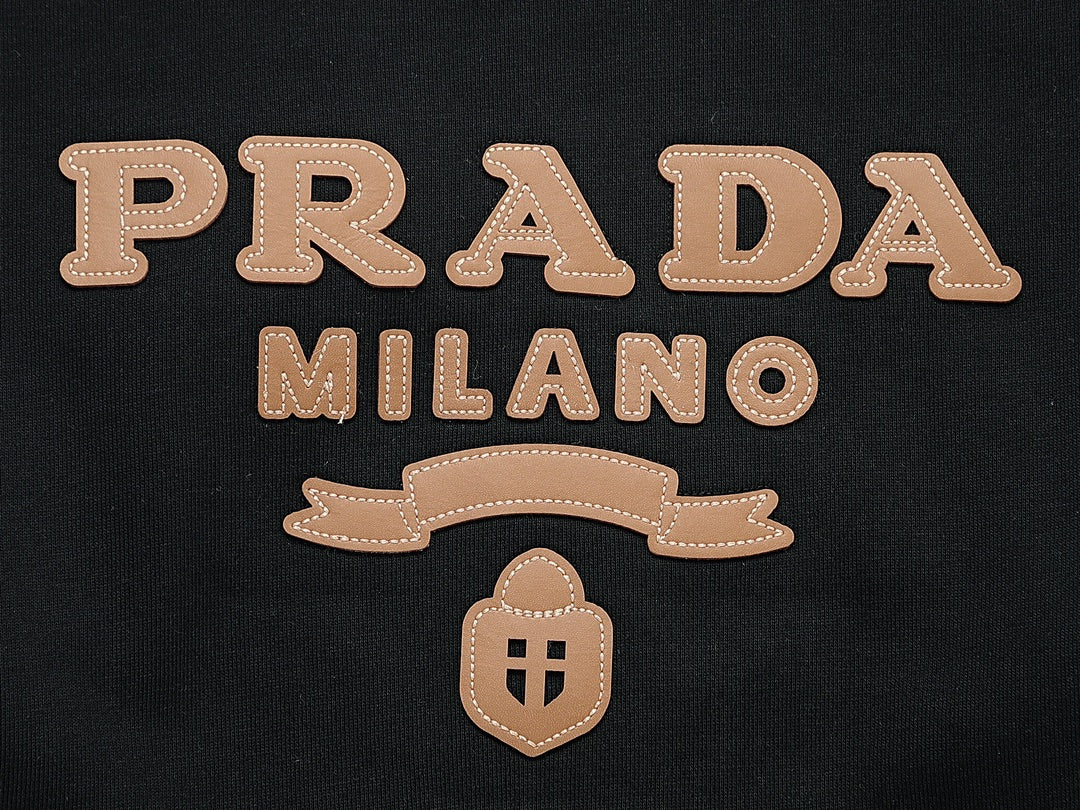 【PRADA公式旗艦店】ご好評に付き再入荷！！