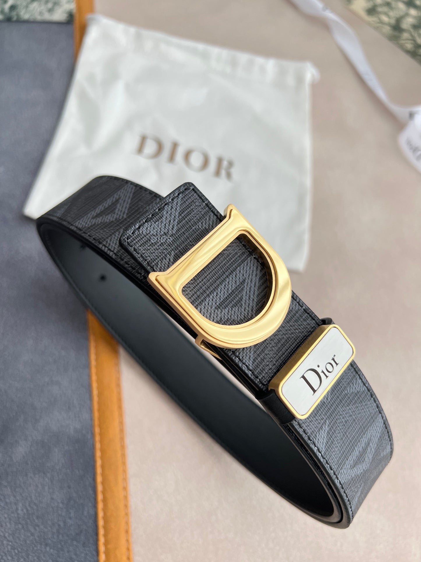【 Dior 旗艦店】ご好評に付き再入荷！！