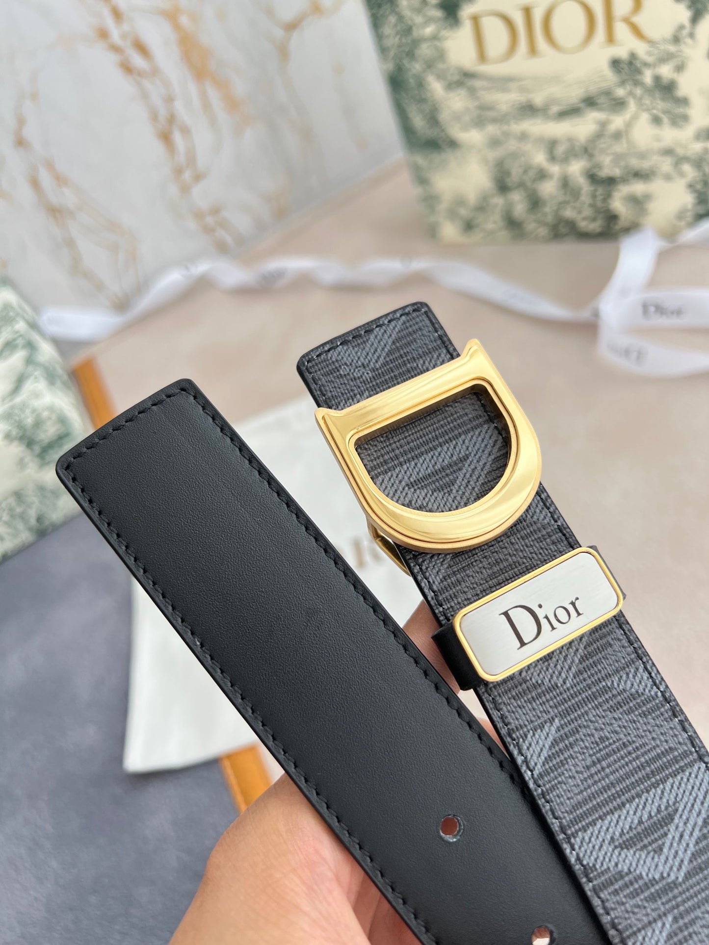 【 Dior 旗艦店】ご好評に付き再入荷！！