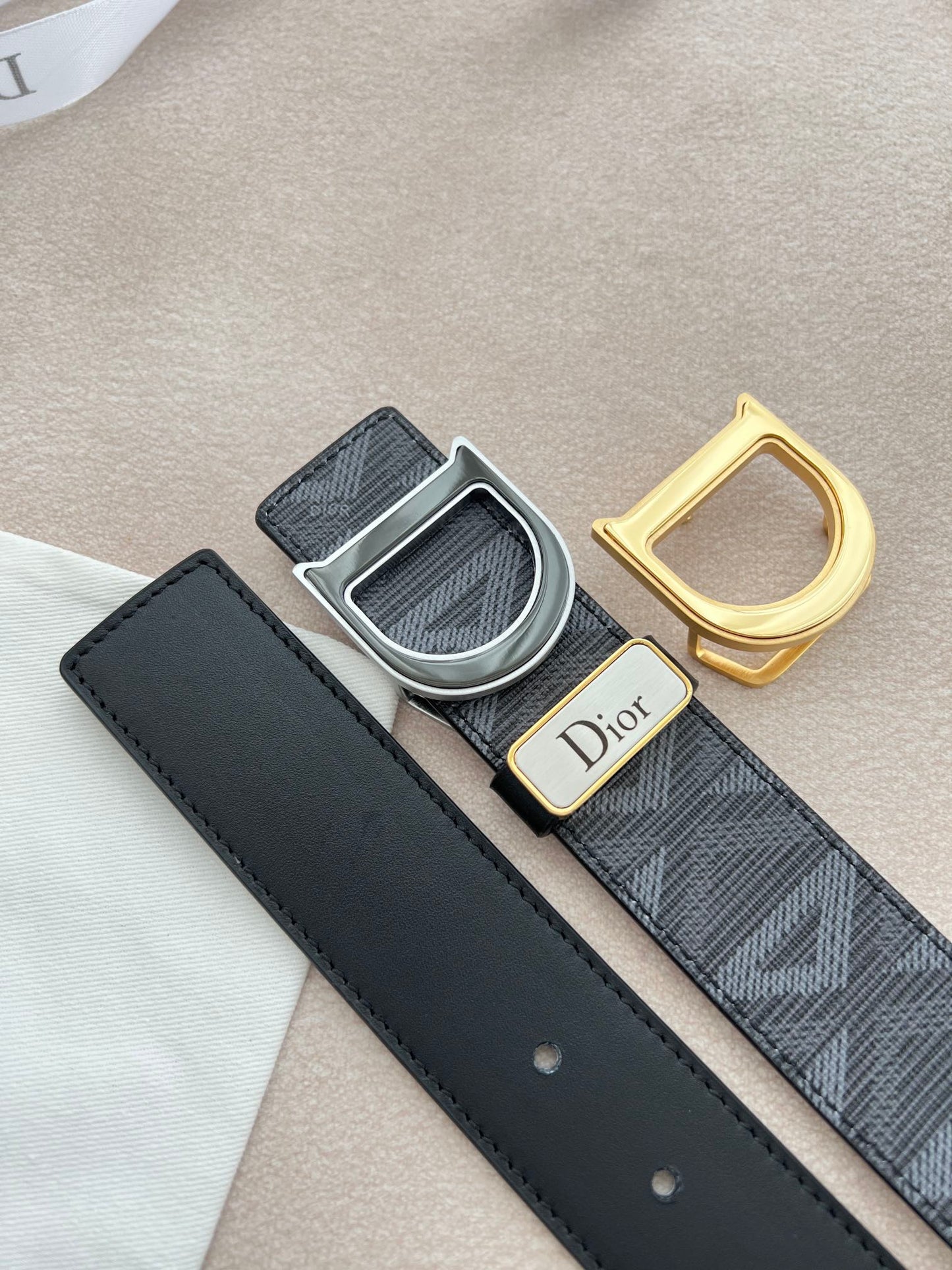 【 Dior 旗艦店】ご好評に付き再入荷！！