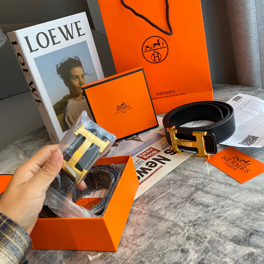 HERMES エルメスのベルトとハンドバッグのコンプリートパッケージ