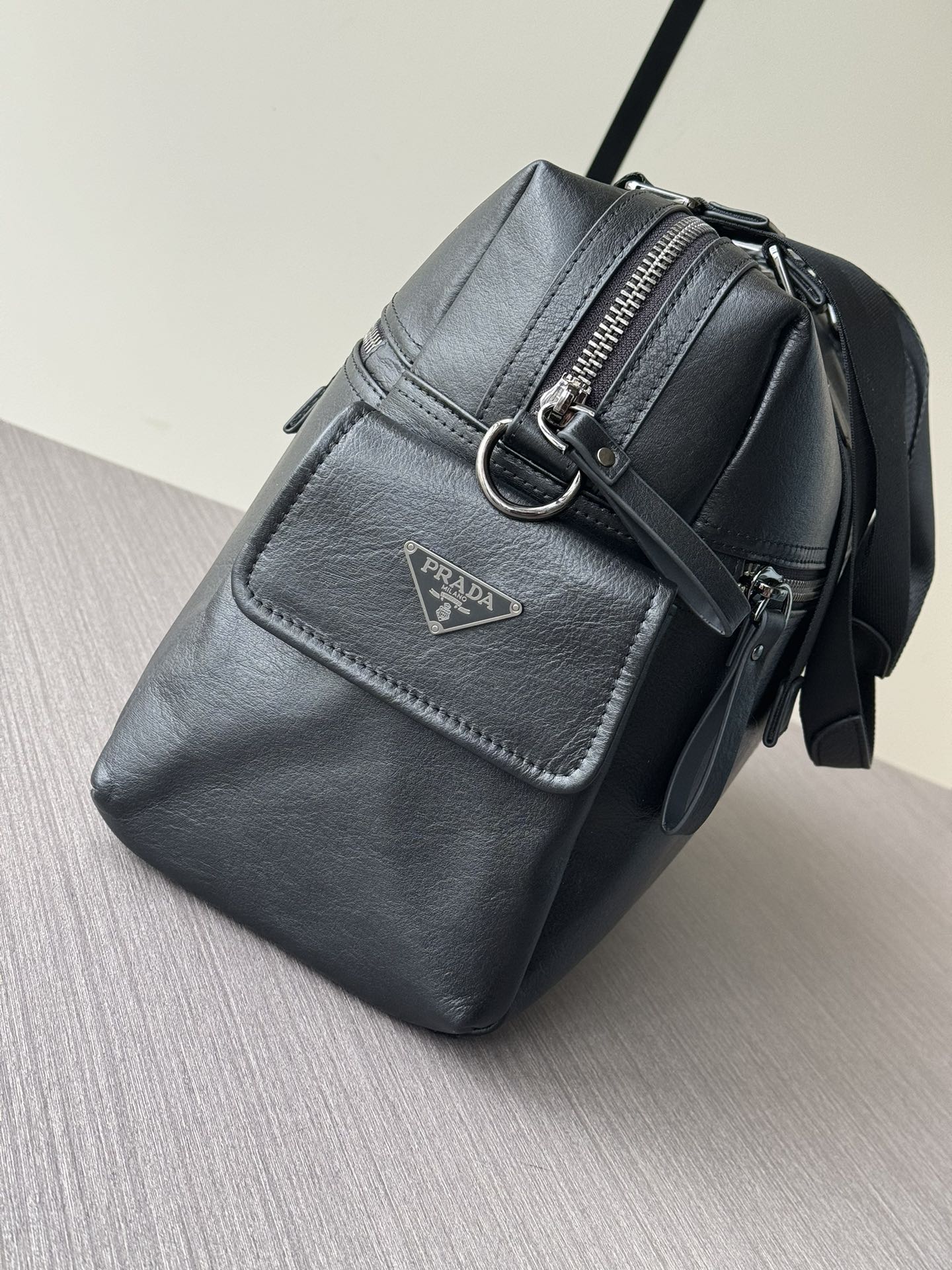 【PRADA】2024年最新人気プラダトラベルバッグ