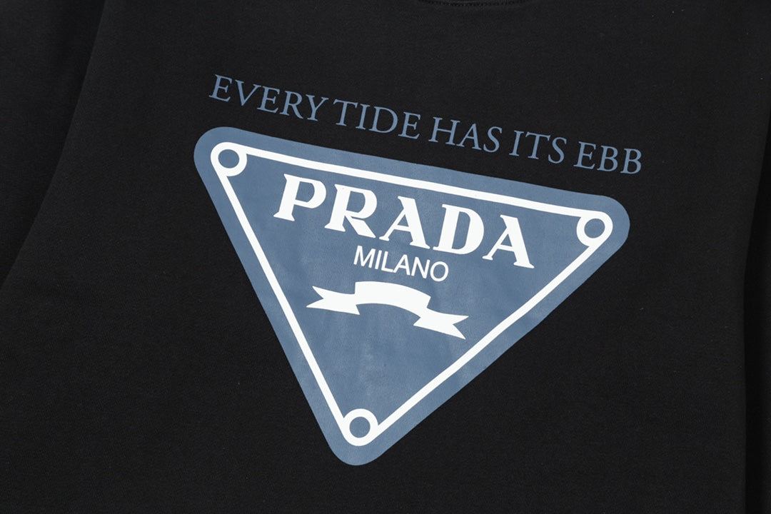 【PRADA公式旗艦店】ご好評に付き再入荷！！