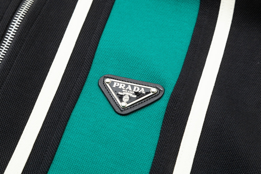 【PRADA公式旗艦店】ご好評に付き再入荷！！