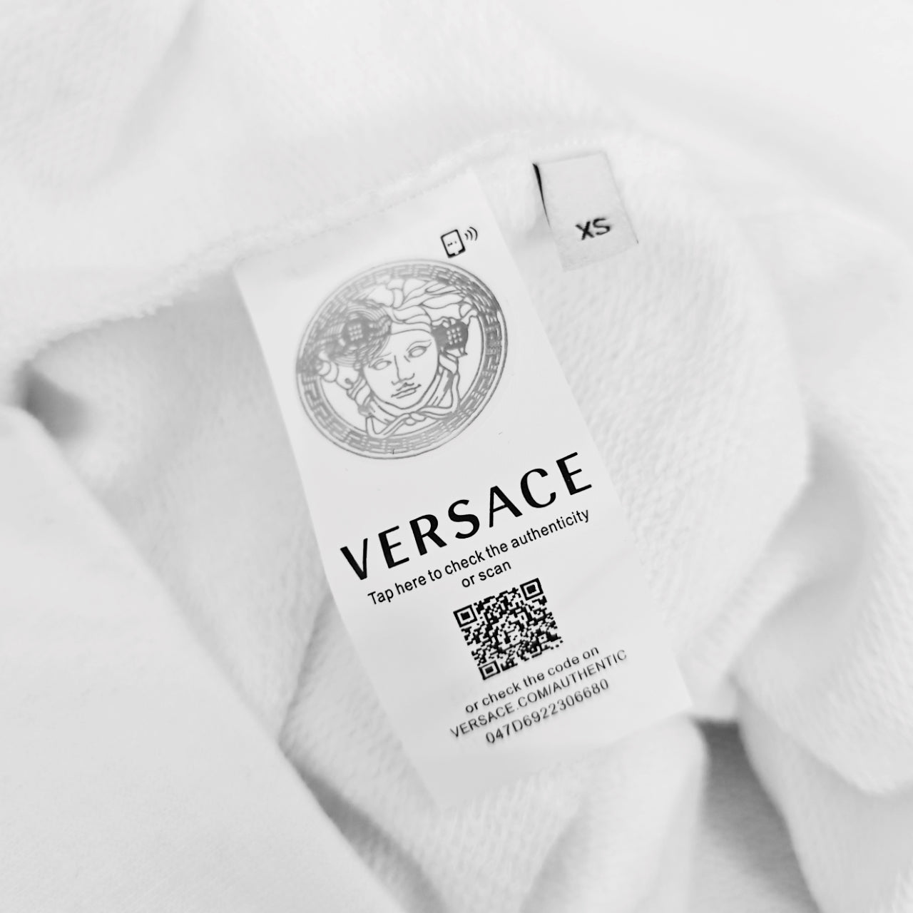 【VERSACE公式旗艦店】ご好評に付き再入荷！