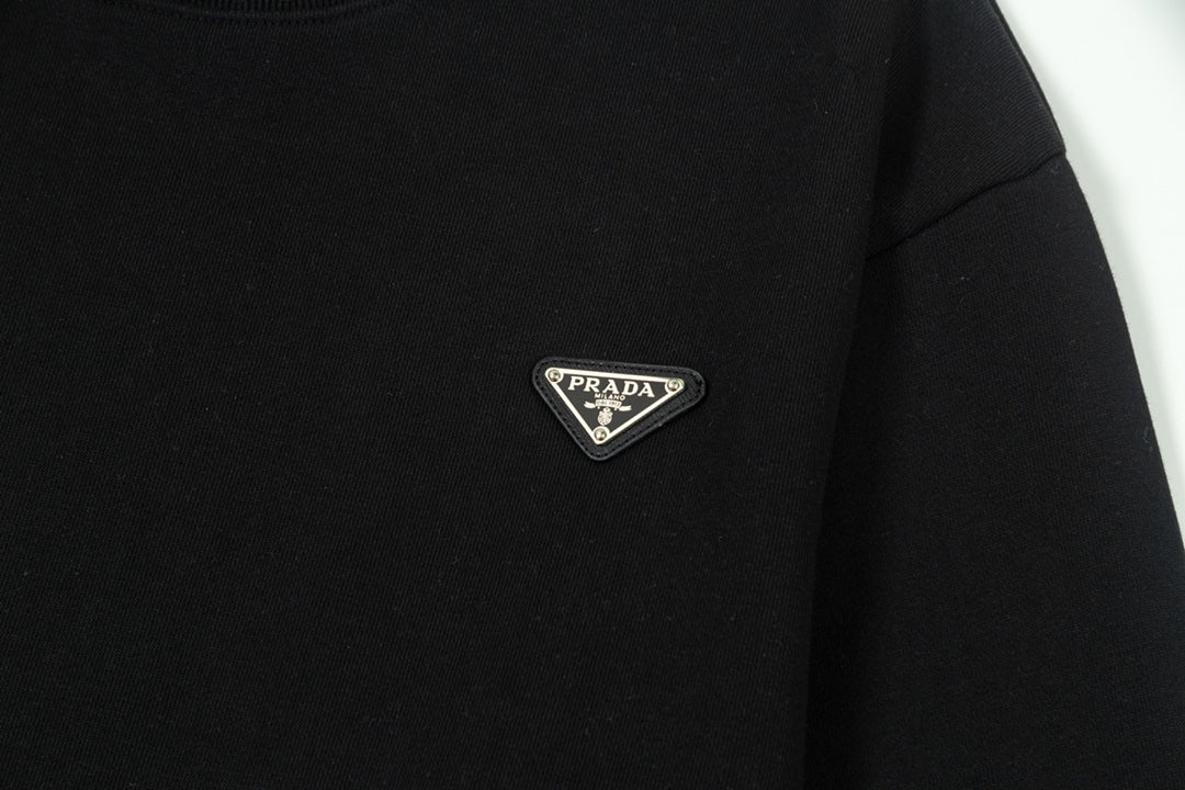 【PRADA公式旗艦店】ご好評に付き再入荷！！