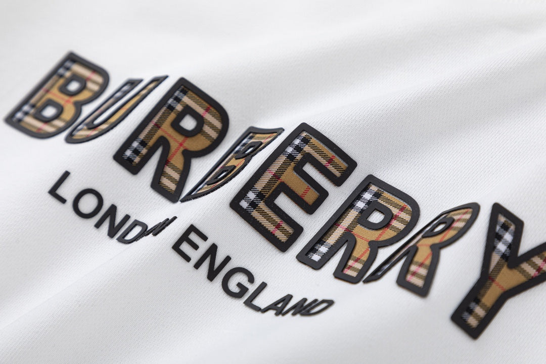 【 Burberry 旗艦店】ご好評に付き再入荷！！