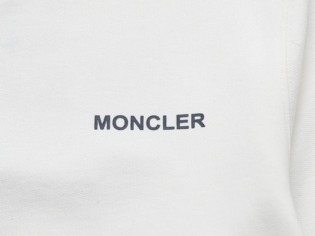【MONCLER 公式旗艦店】ご好評に付き再入荷！！