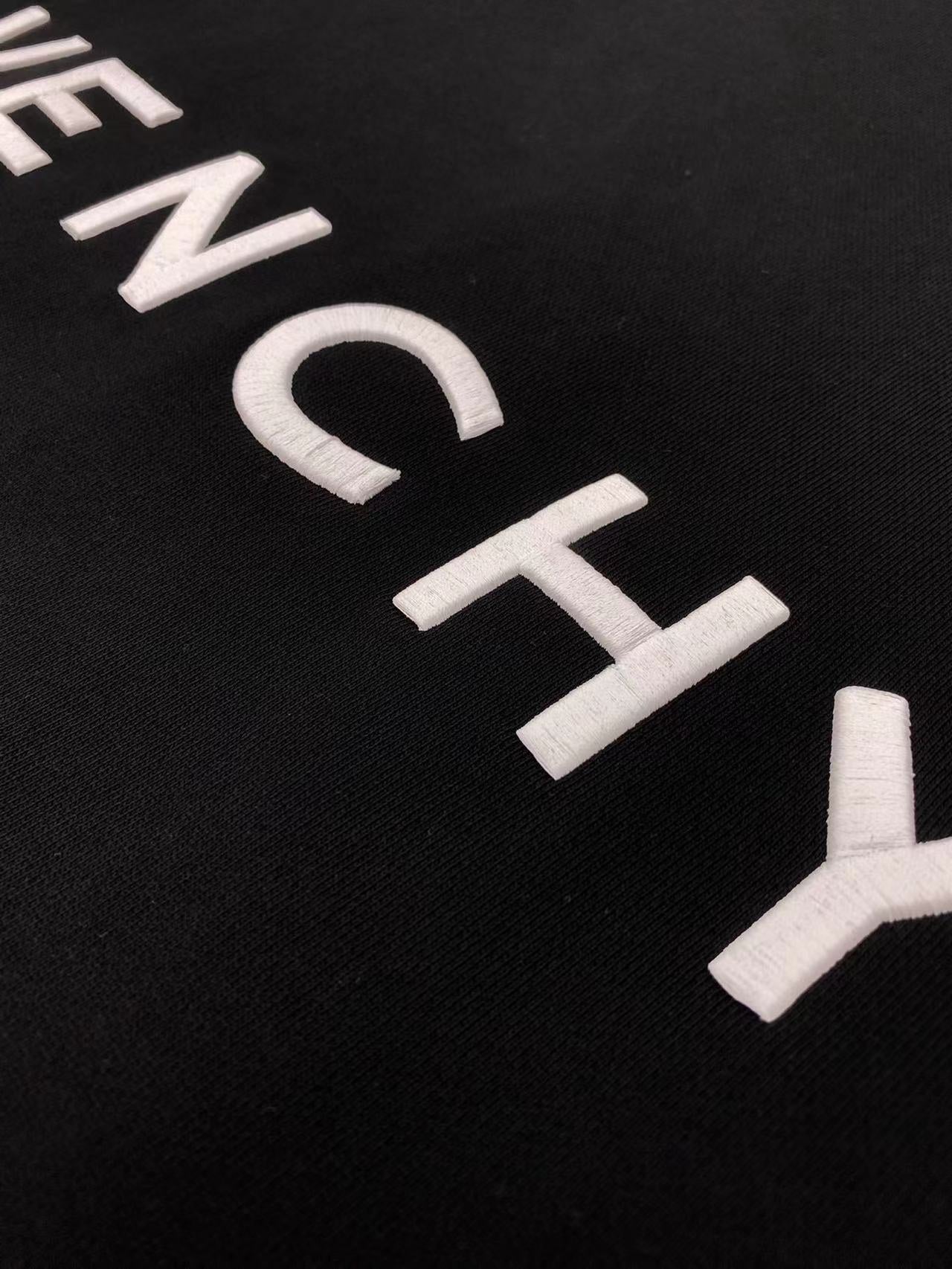【Givenchy公式旗艦店】好評に付き再入荷！！