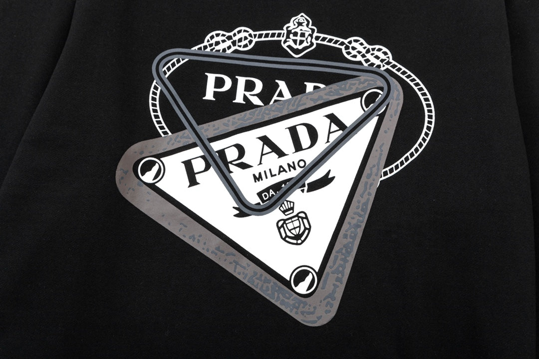 【PRADA公式旗艦店】ご好評に付き再入荷！！