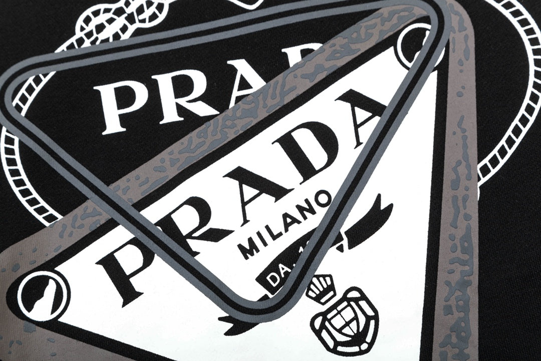【PRADA公式旗艦店】ご好評に付き再入荷！！